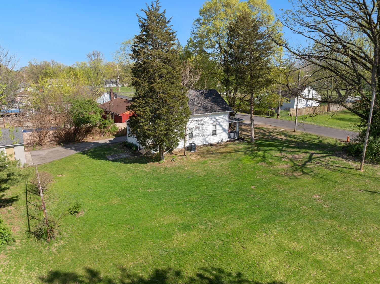 3210 E Deshler Avenue