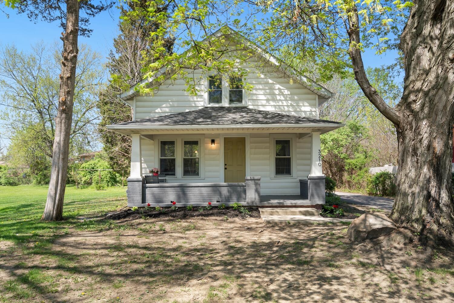 3210 E Deshler Avenue