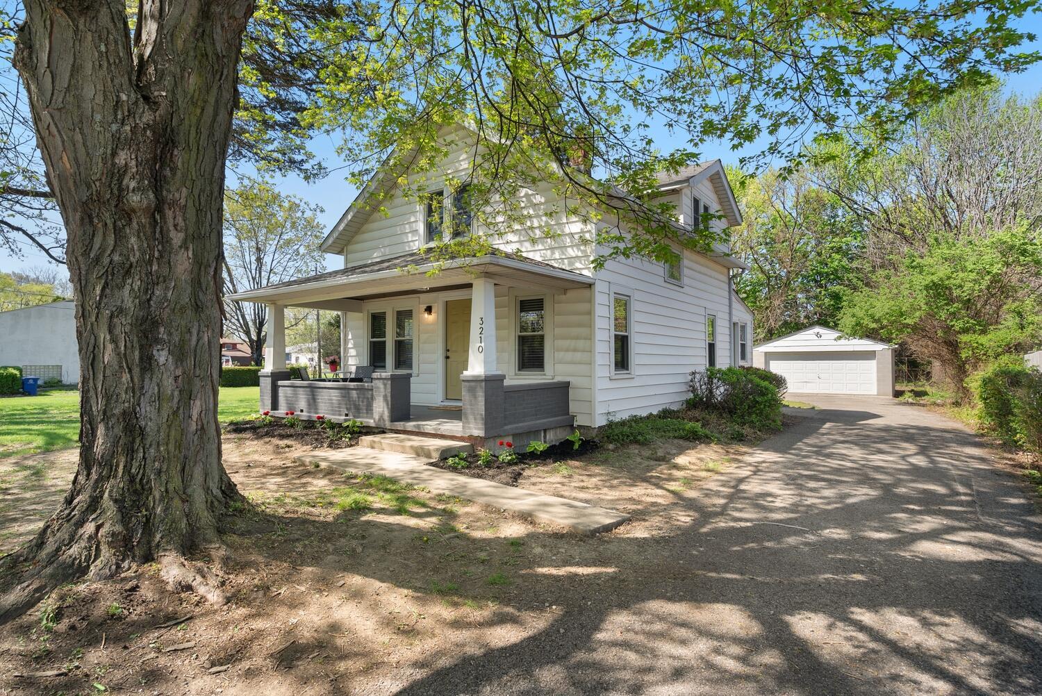 3210 E Deshler Avenue