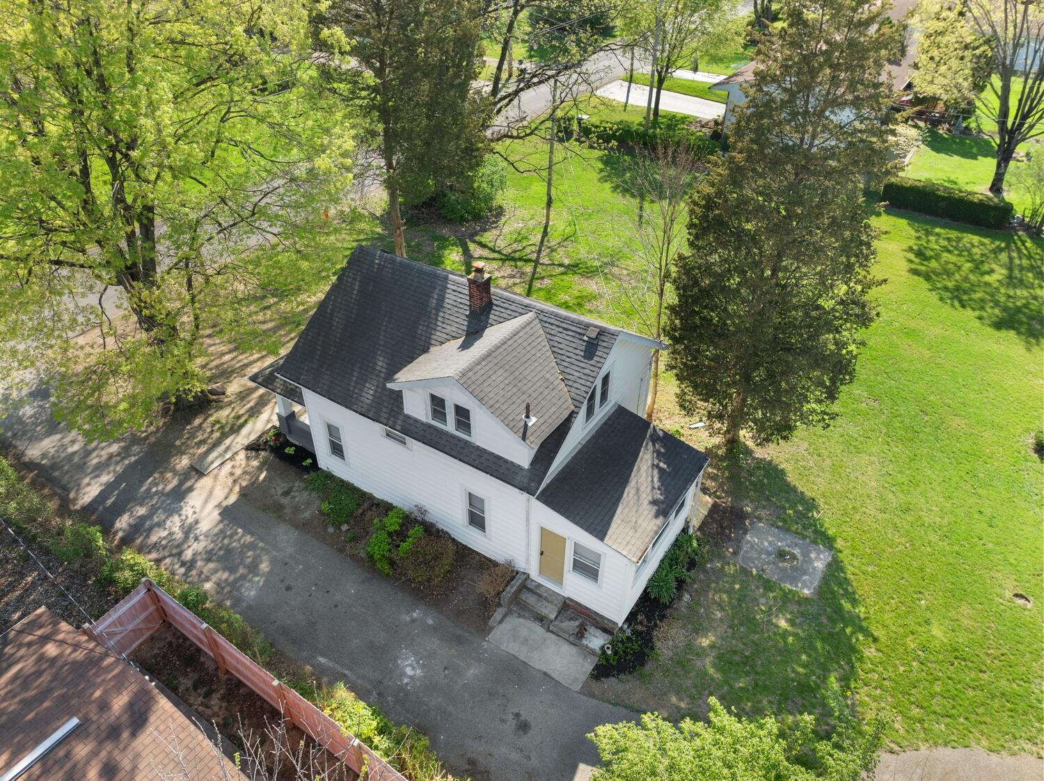 3210 E Deshler Avenue