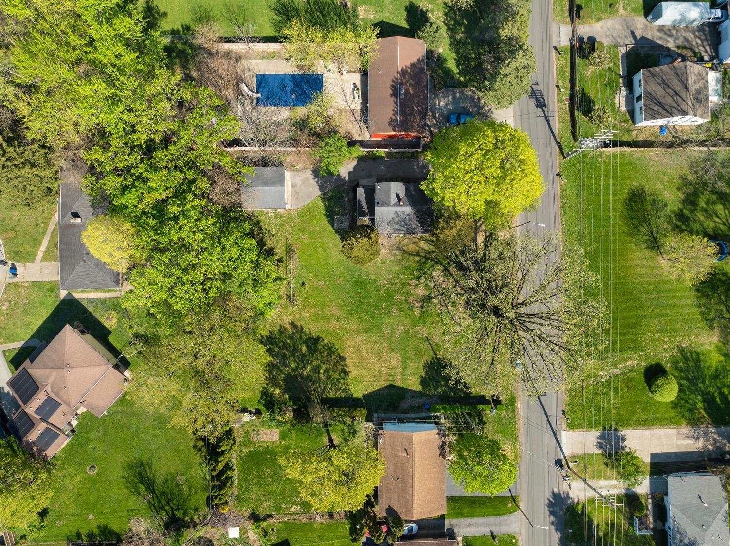 3210 E Deshler Avenue