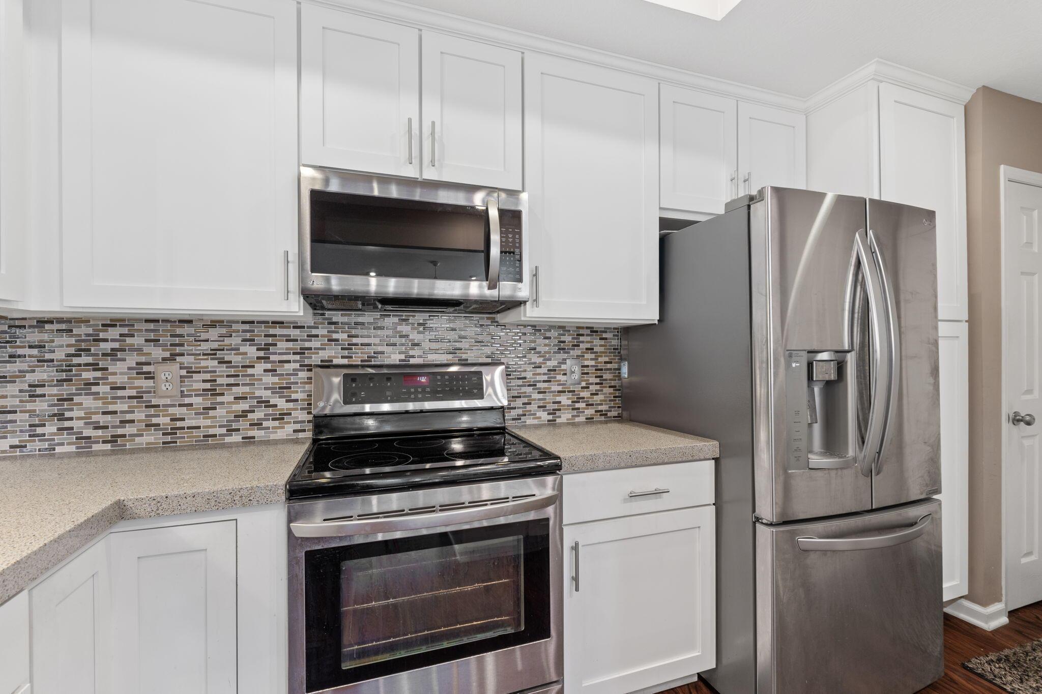 5276 Ruth Amy Avenue