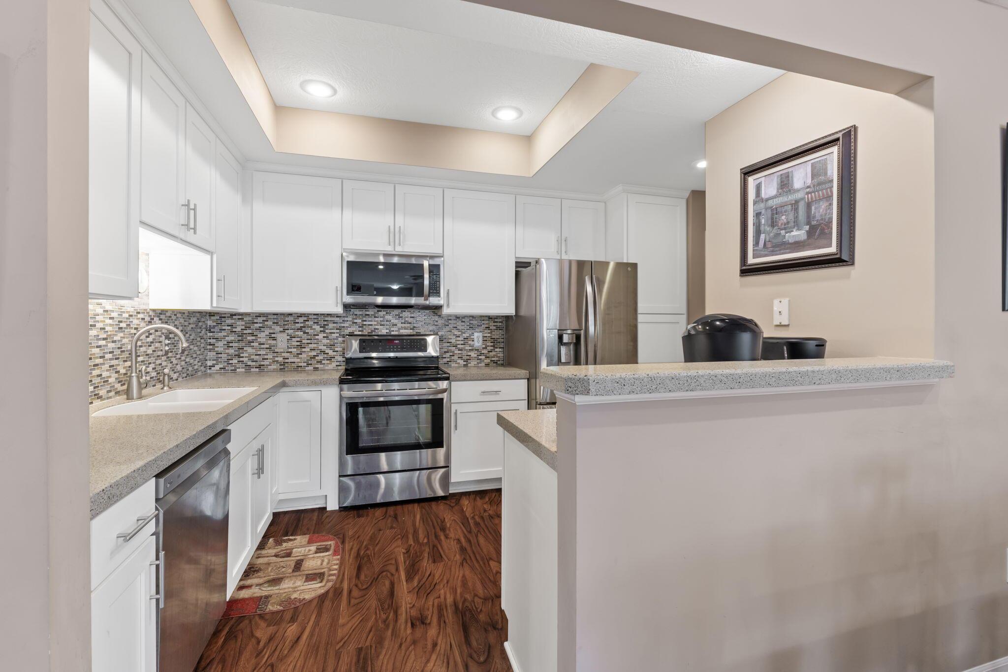 5276 Ruth Amy Avenue