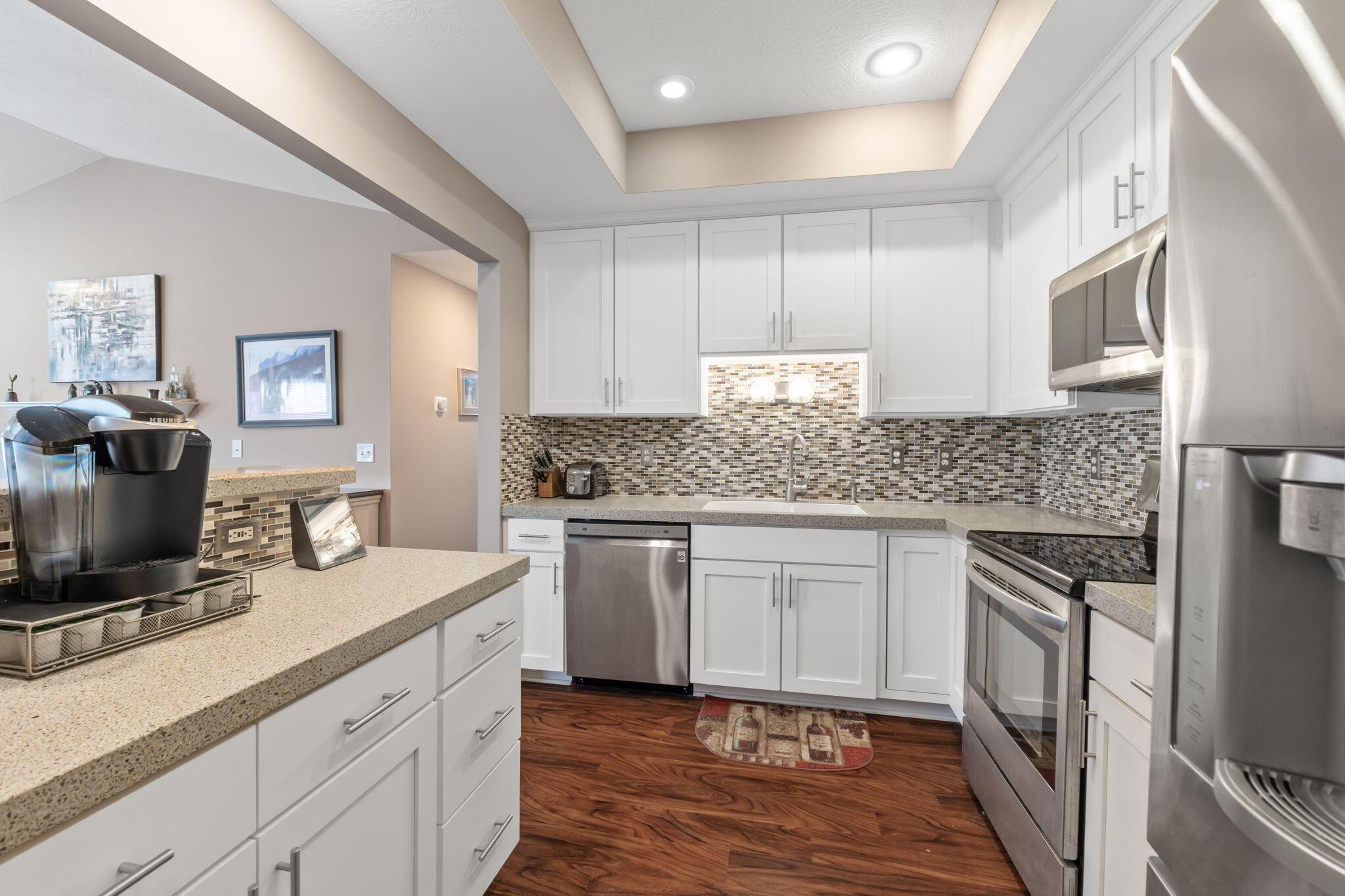 5276 Ruth Amy Avenue