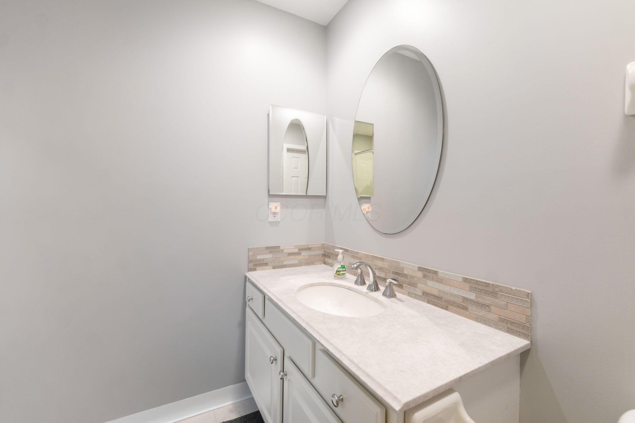 5276 Ruth Amy Avenue