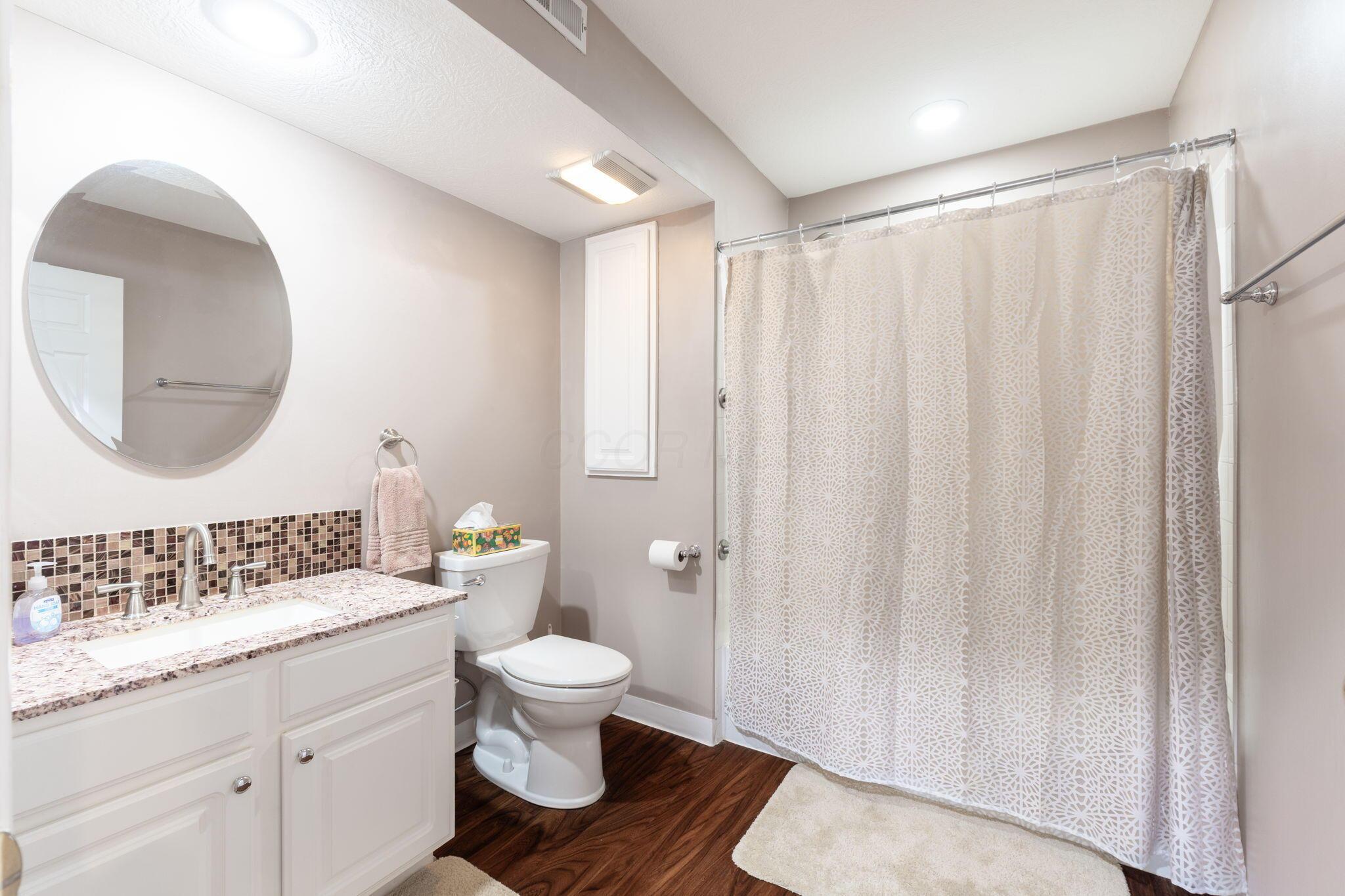 5276 Ruth Amy Avenue