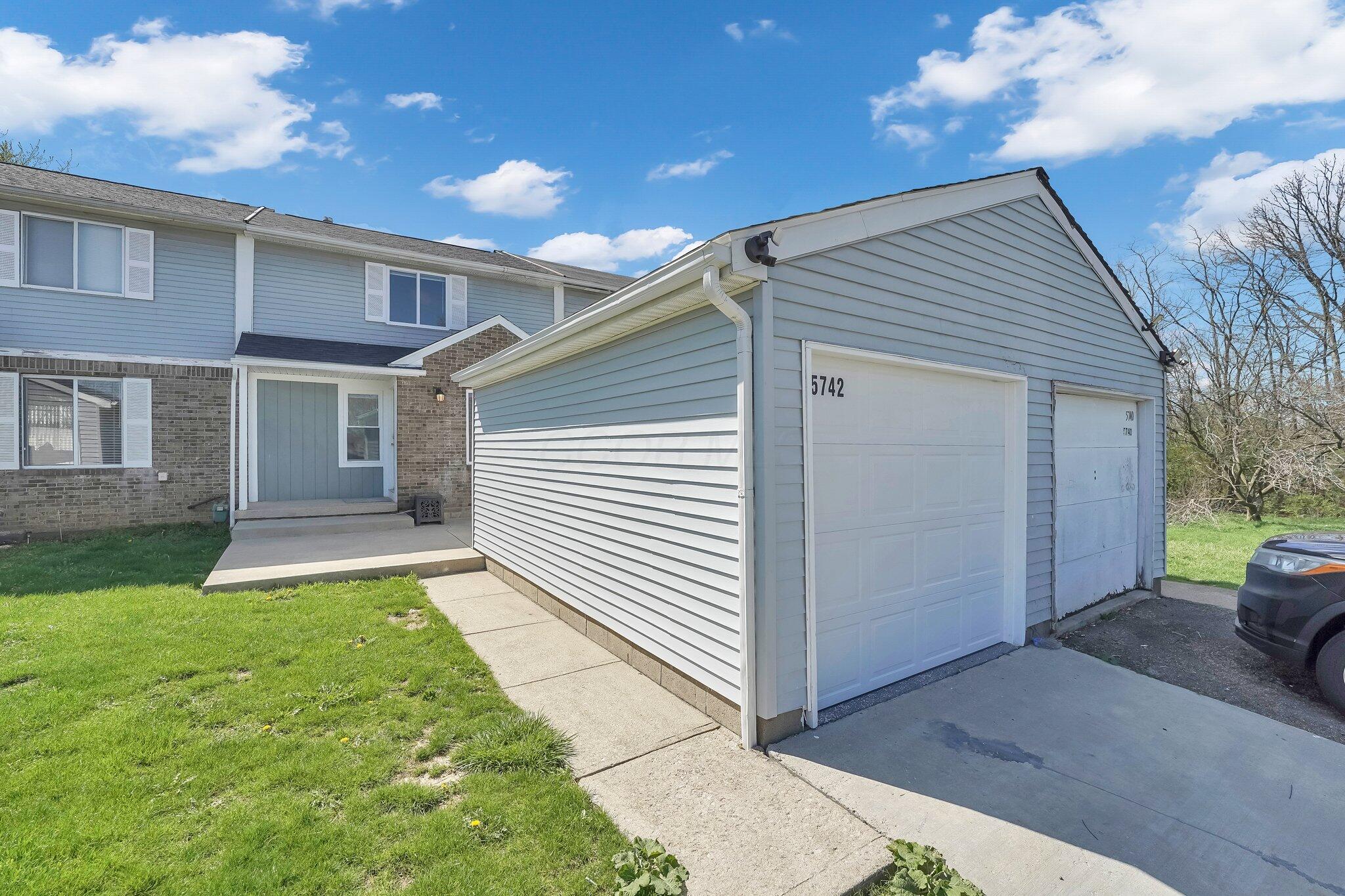 5742 Vestry Court