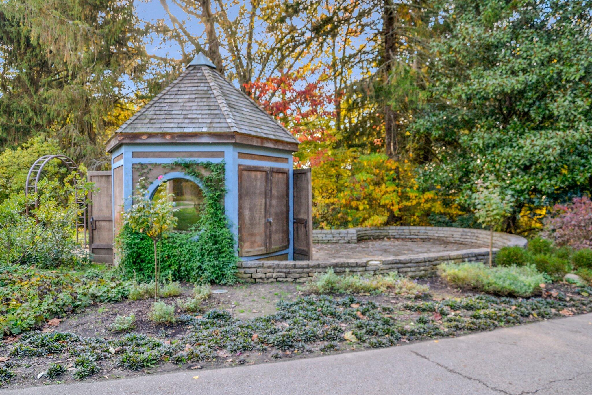 623 Rockbridge Road
