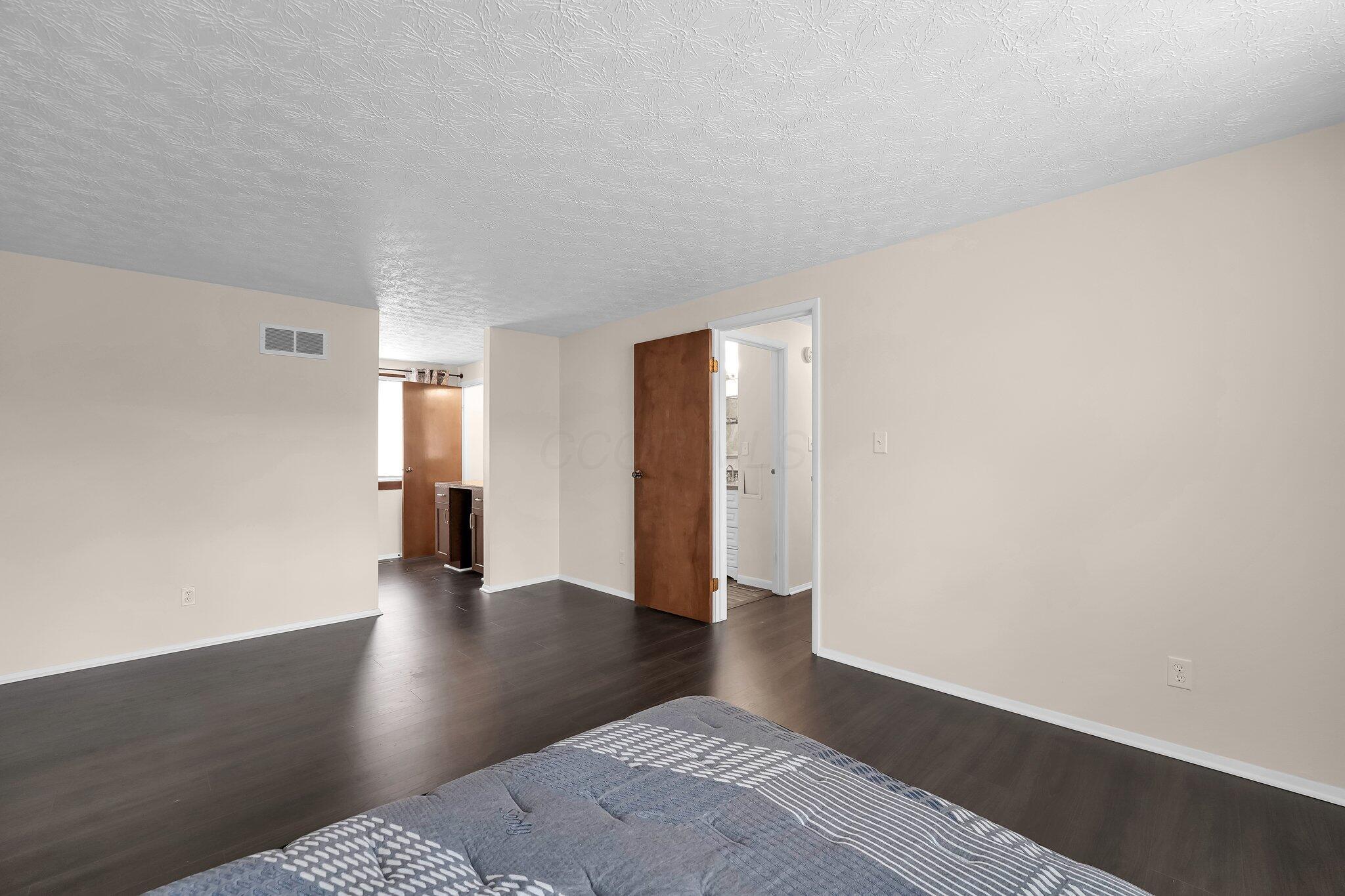 1235 Belle Meade Place