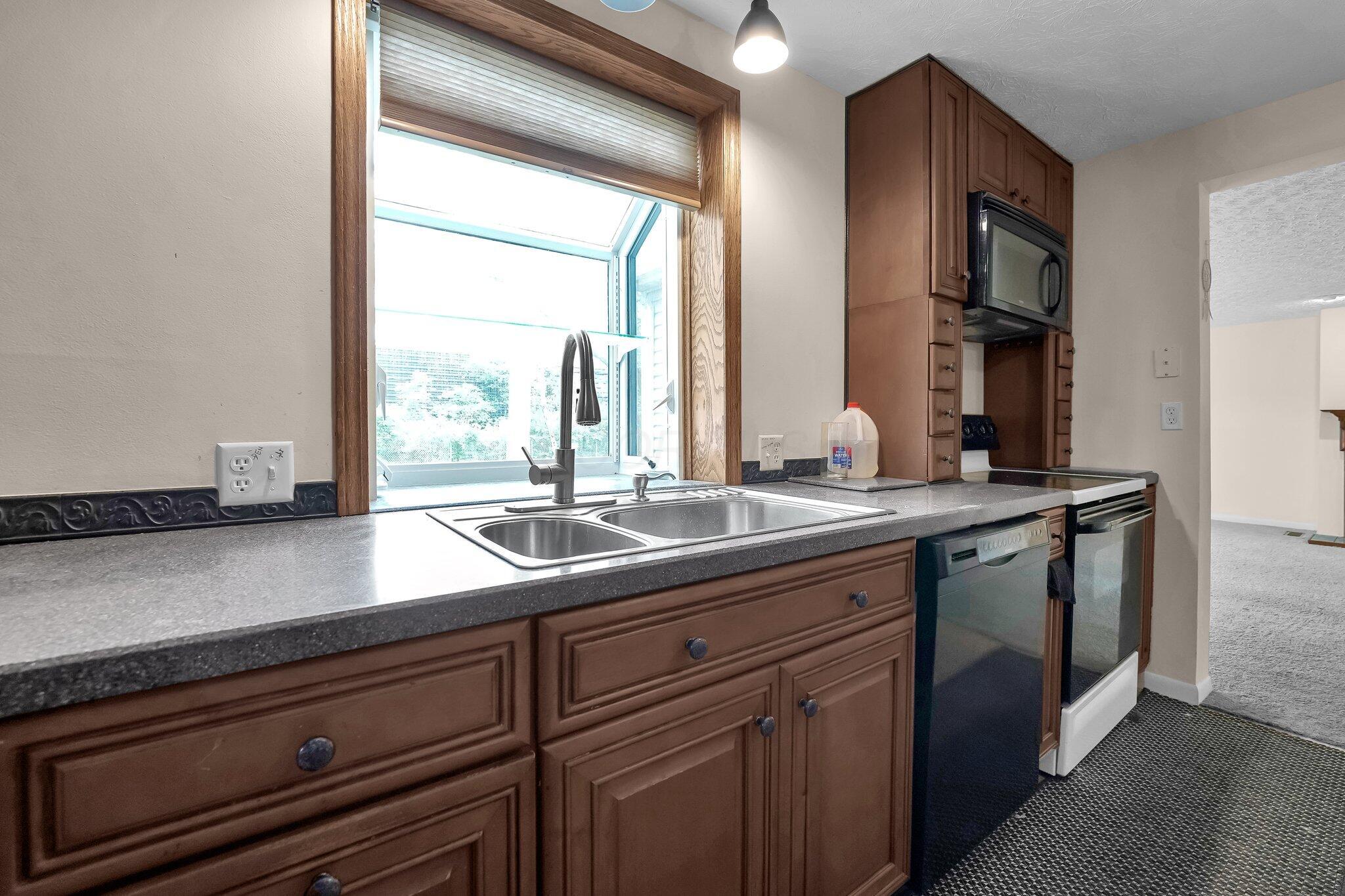 1235 Belle Meade Place