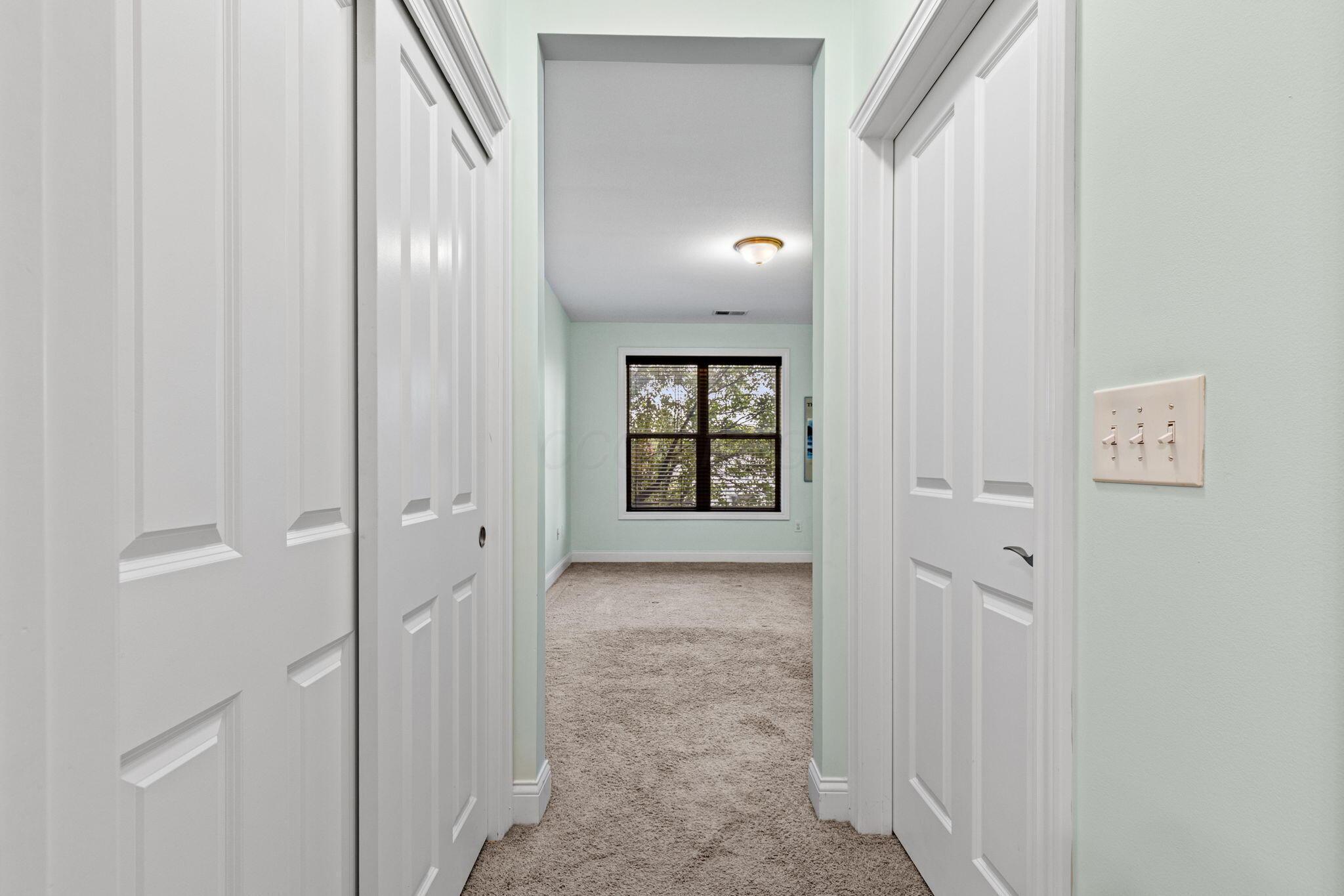 925 Ingleside Avenue, 213