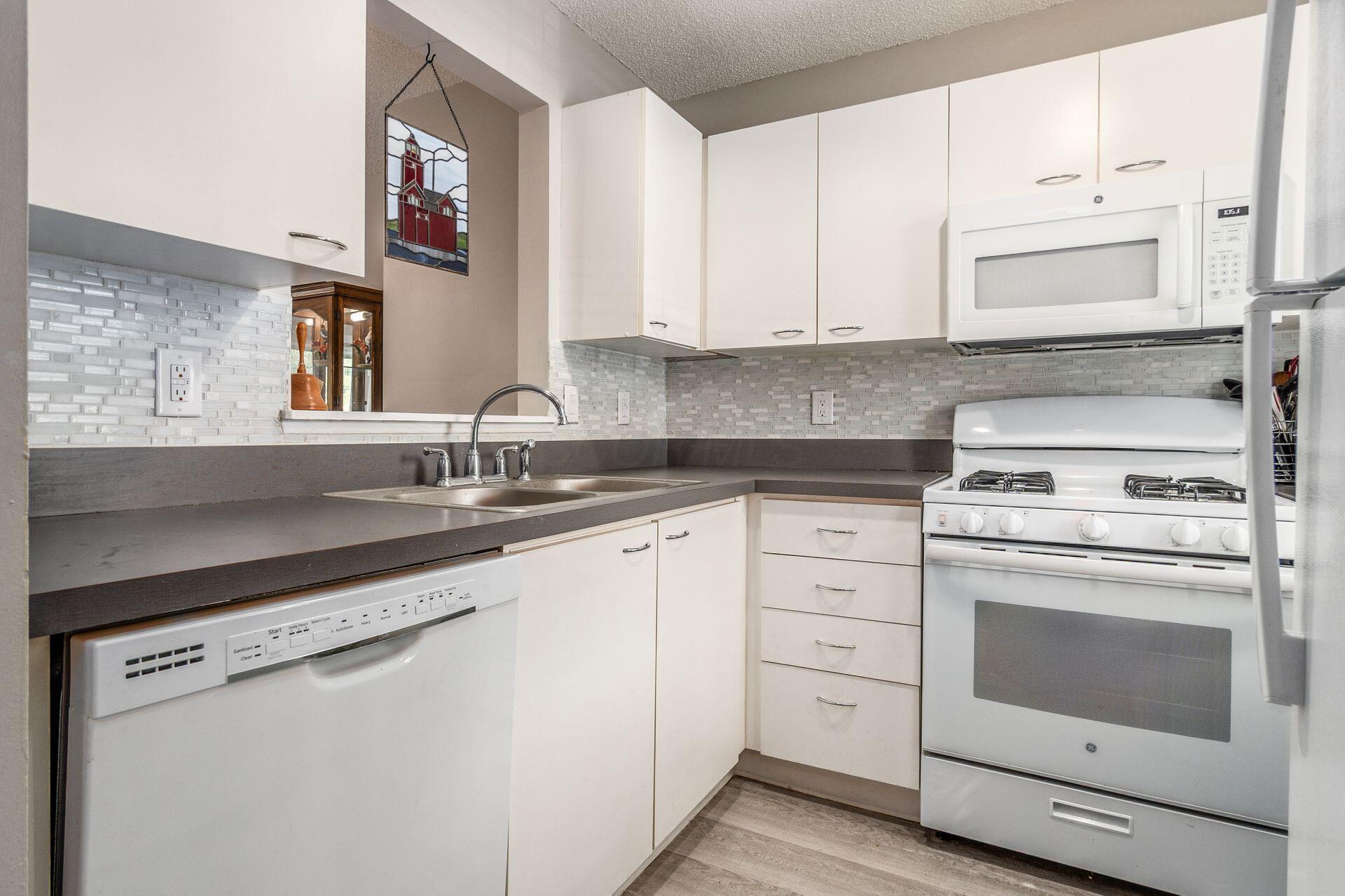 169 Malloy Lane, 23A