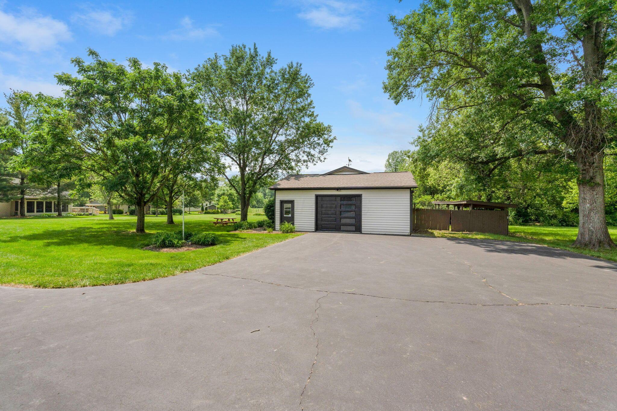3515 Babbitt Road