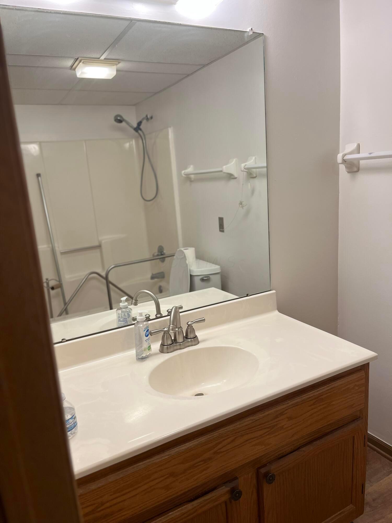 5885 Beechcroft Road, 110