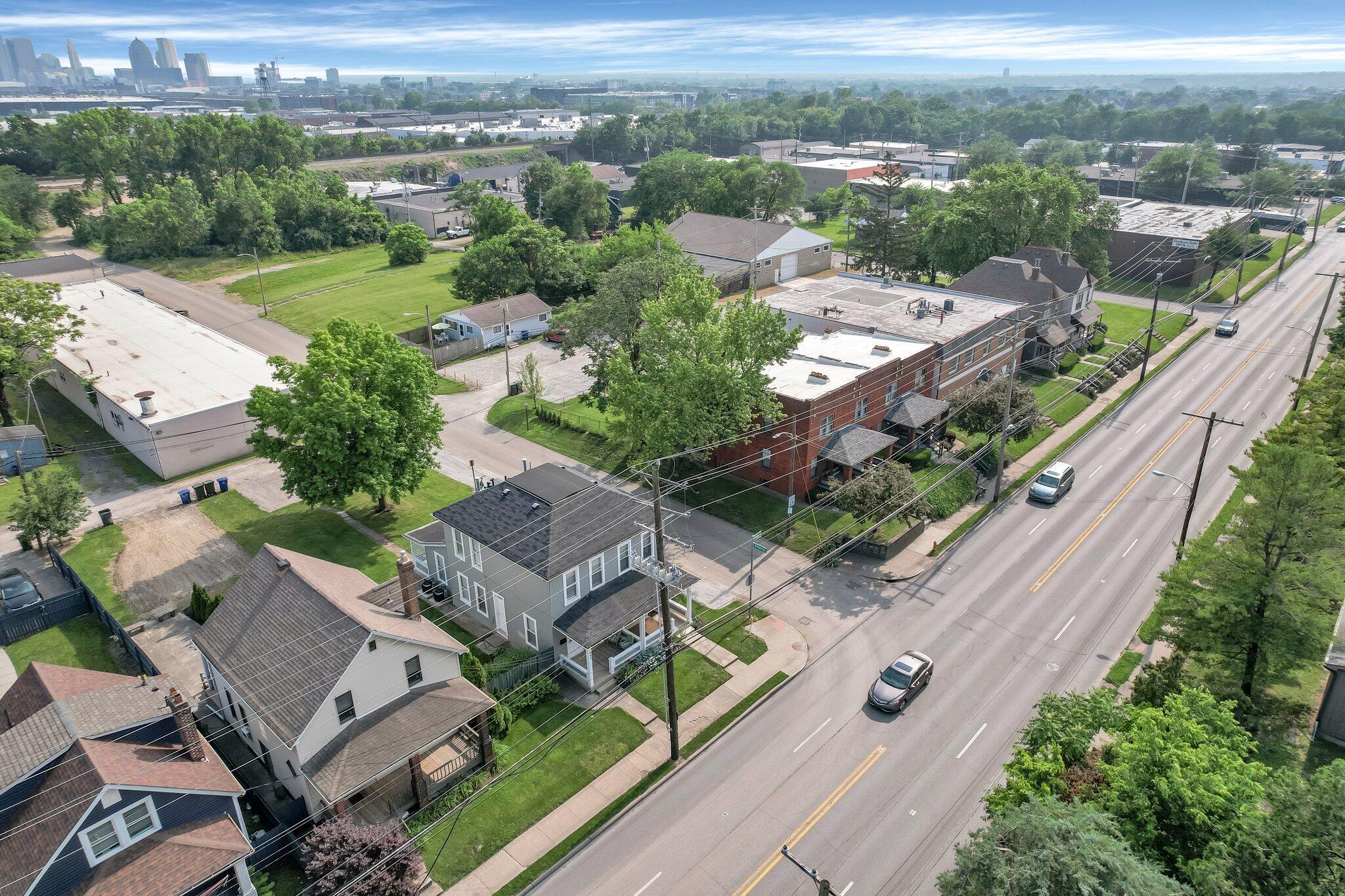 645 E 11th Avenue, 643
