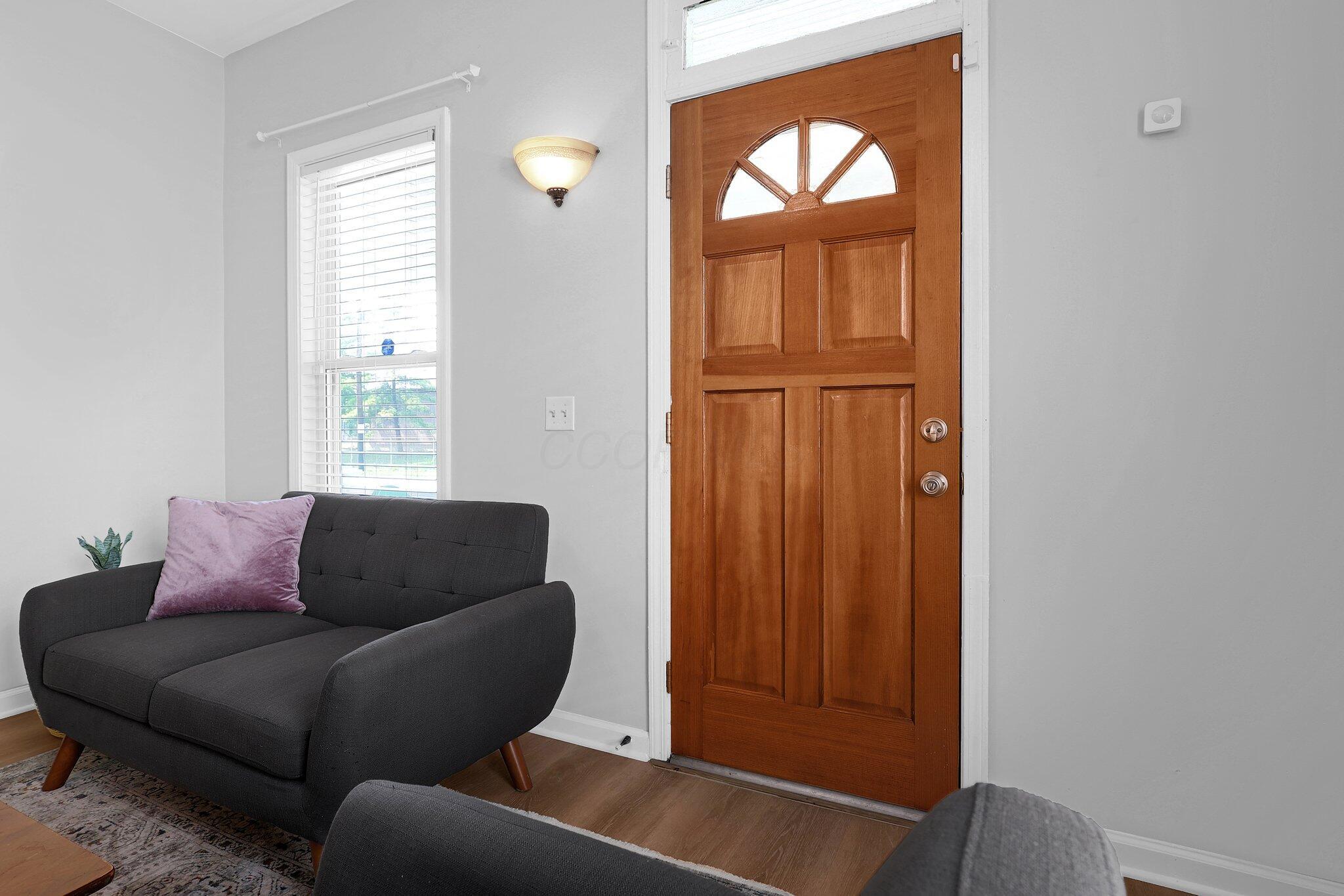645 E 11th Avenue, 643