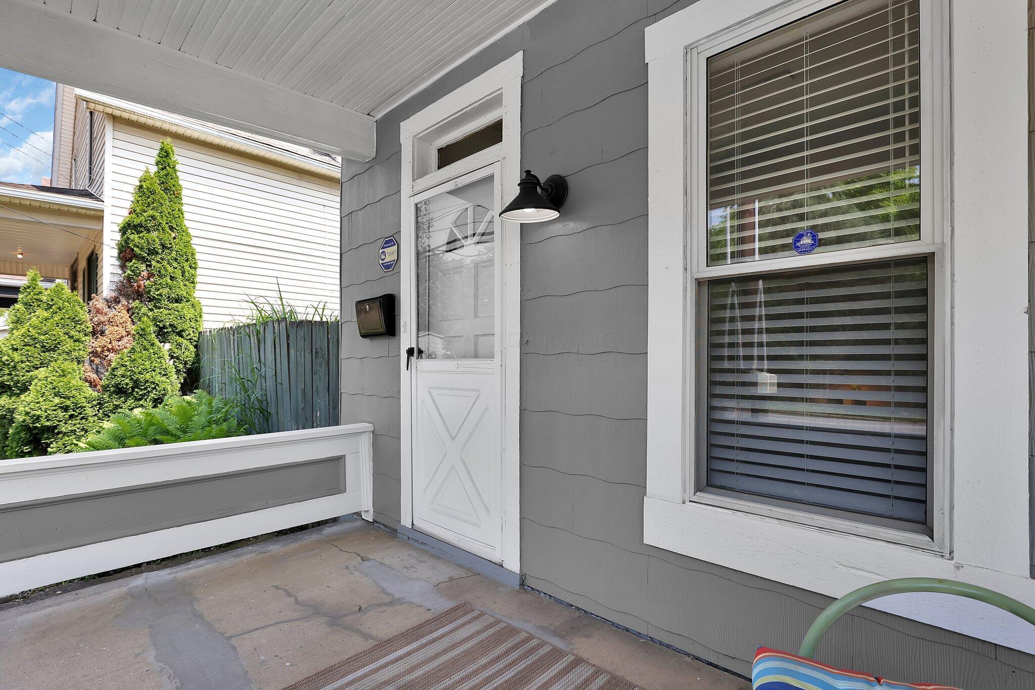 645 E 11th Avenue, 643