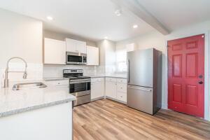 1098 E 22nd Avenue, 1098