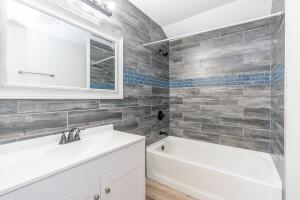 1098 E 22nd Avenue, 1098