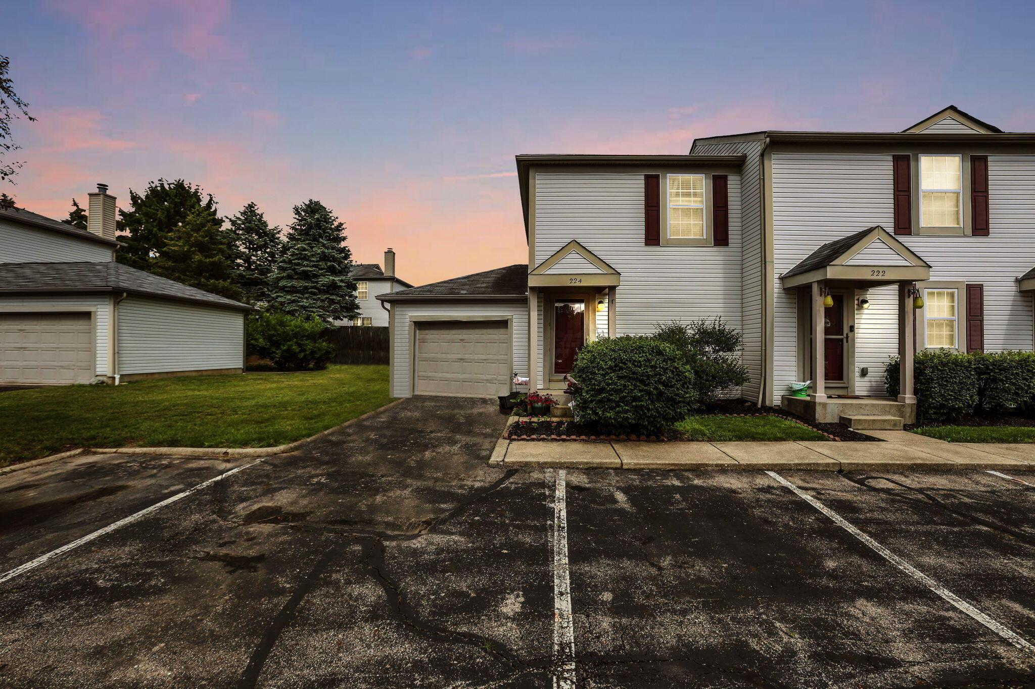 224 Macandrews Way, 60A