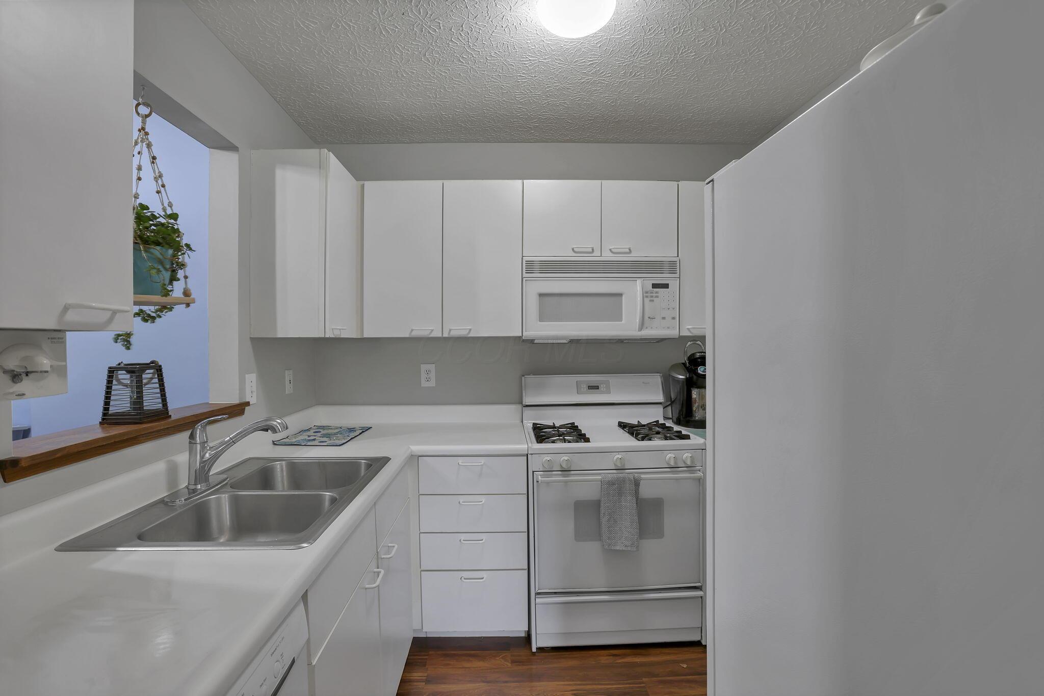 224 Macandrews Way, 60A
