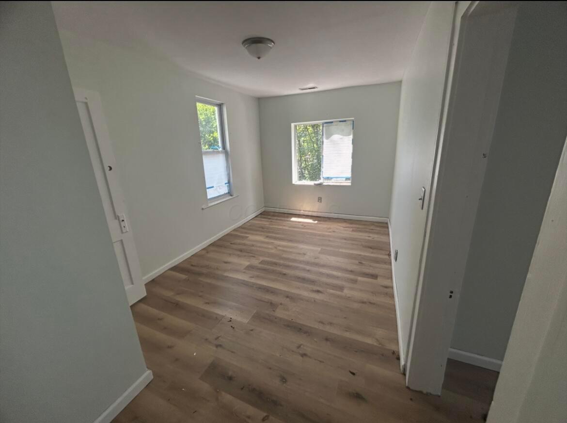 554 E Whittier Street, 554-554 1/2