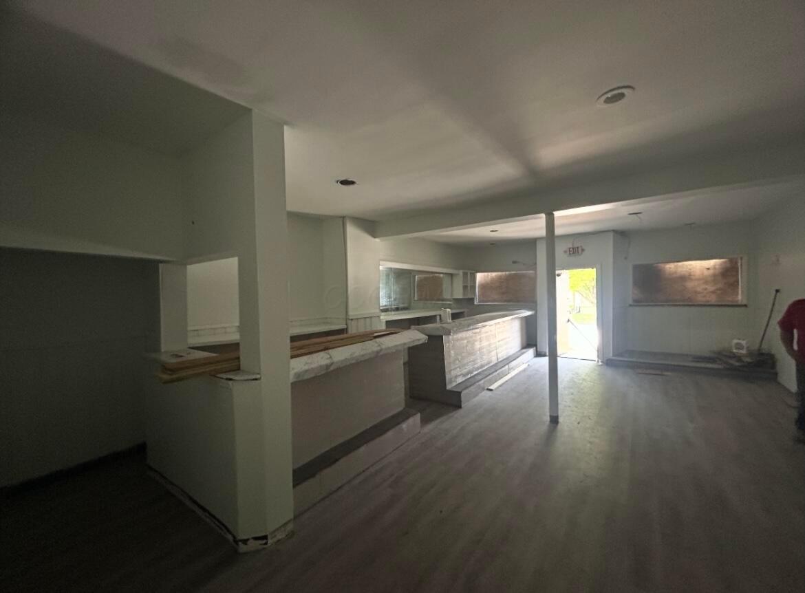 554 E Whittier Street, 554-554 1/2