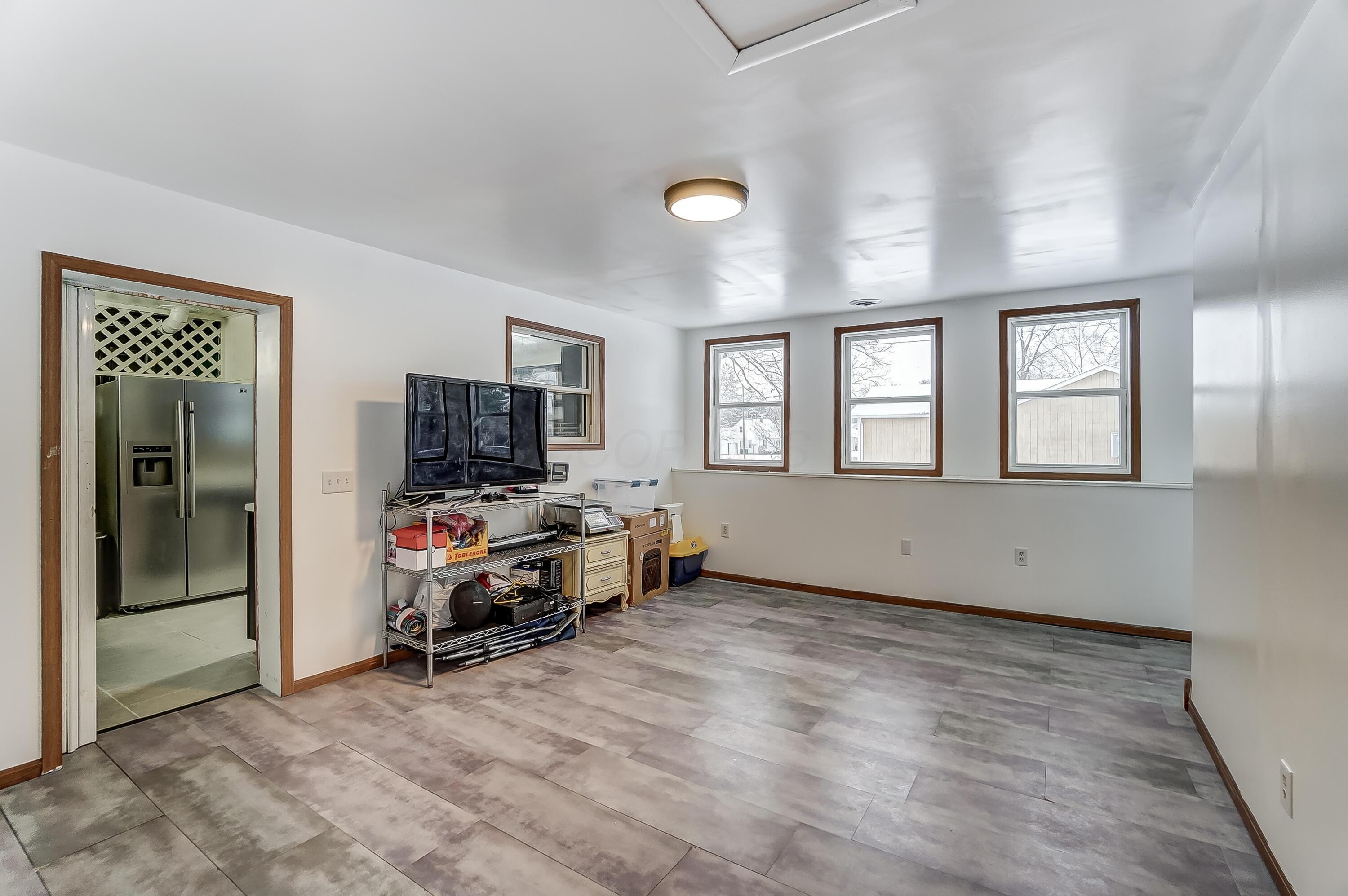 1919 Oakland Parkway