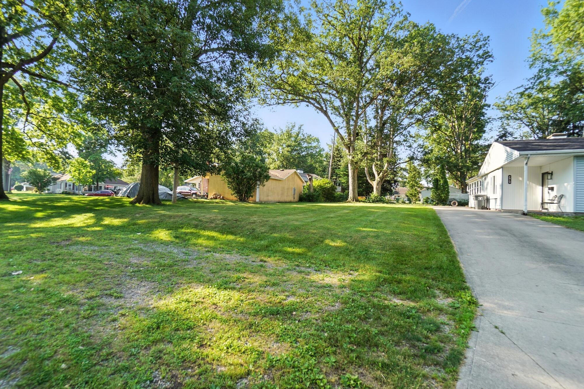 1919 Oakland Parkway