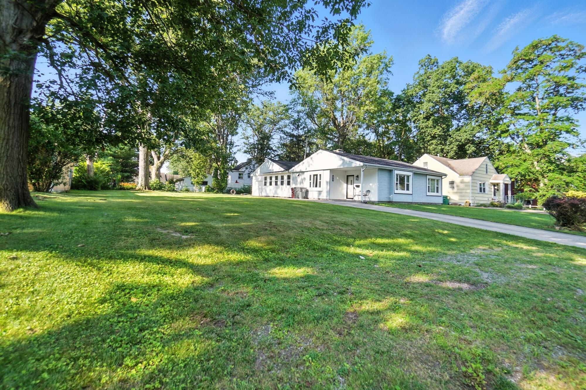 1919 Oakland Parkway