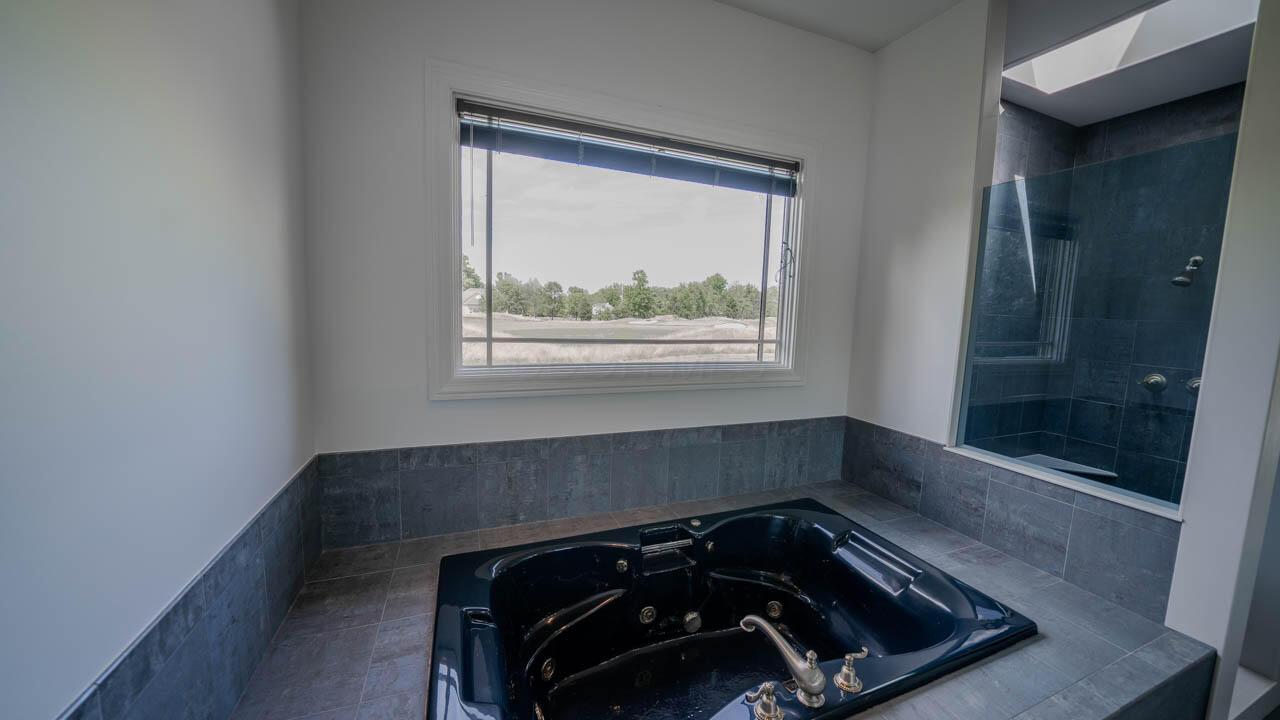1610 Oxbow Drive