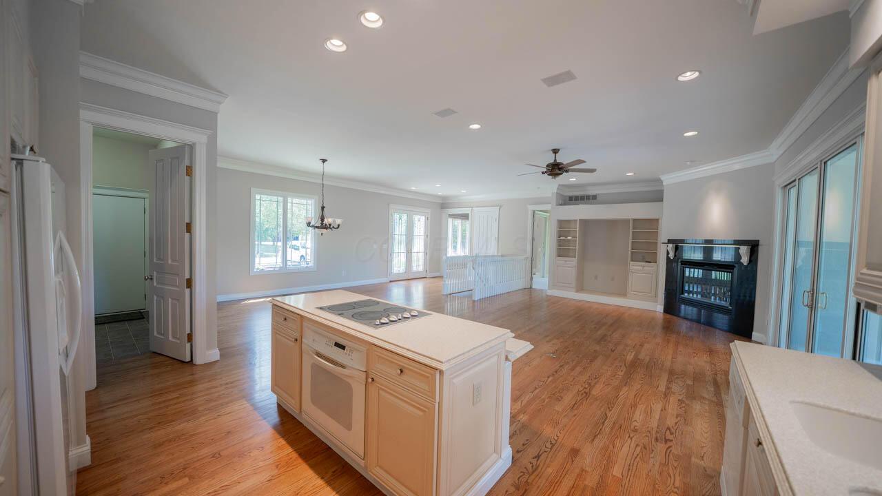 1610 Oxbow Drive