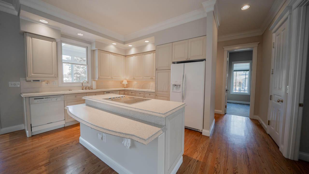 1610 Oxbow Drive