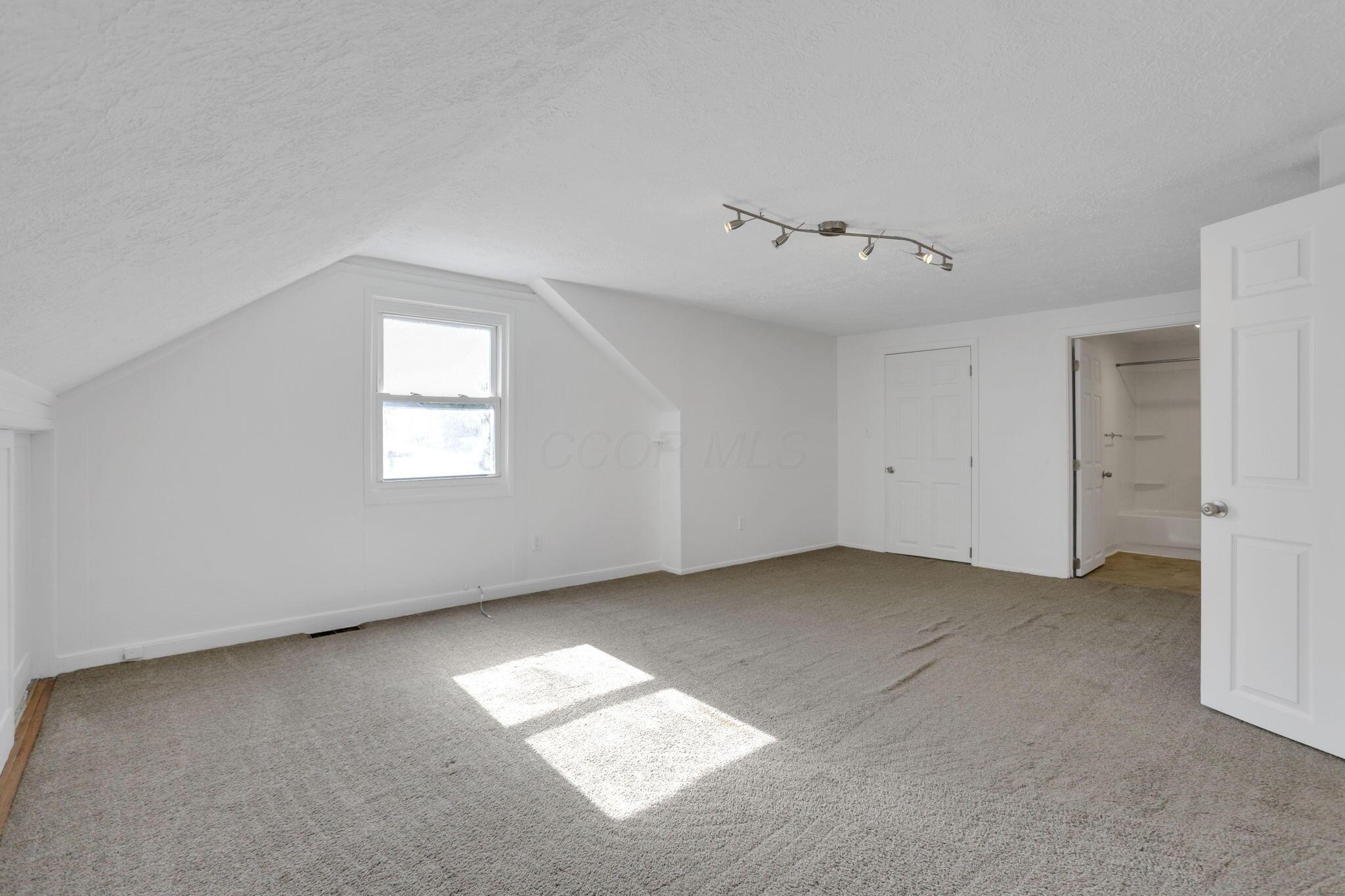 977 Sells Avenue
