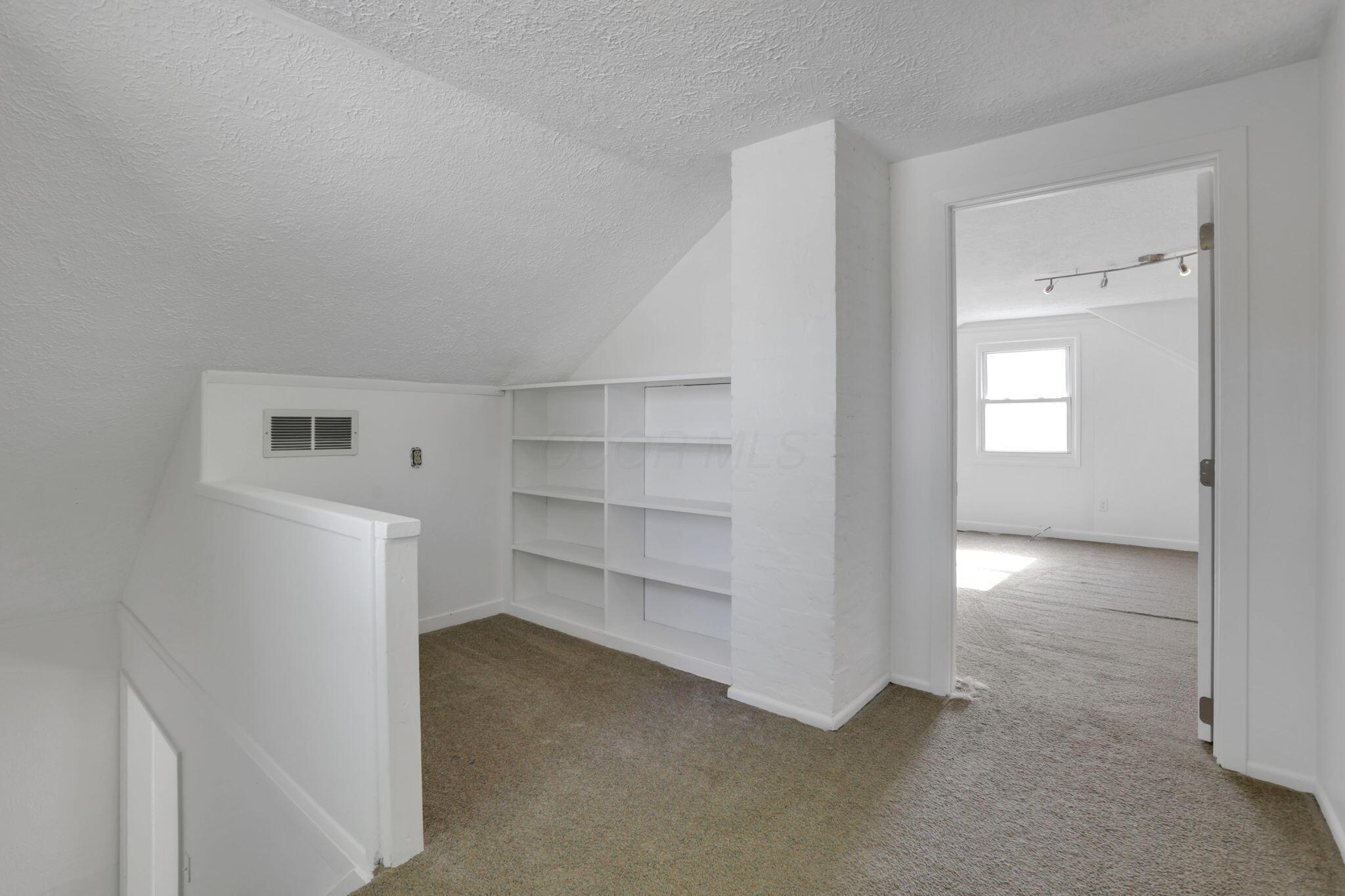 977 Sells Avenue
