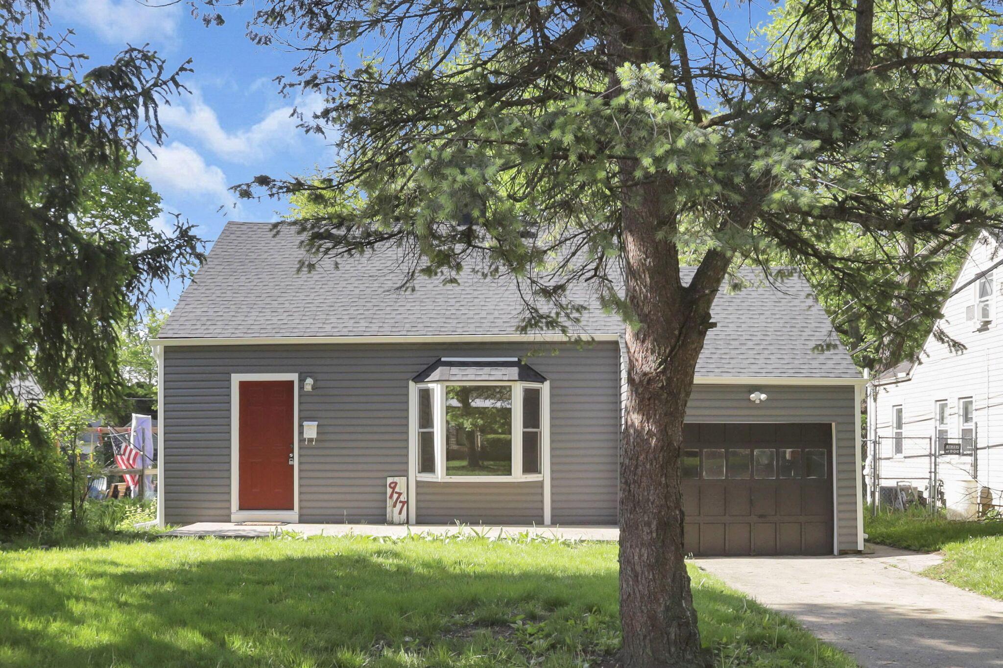 977 Sells Avenue