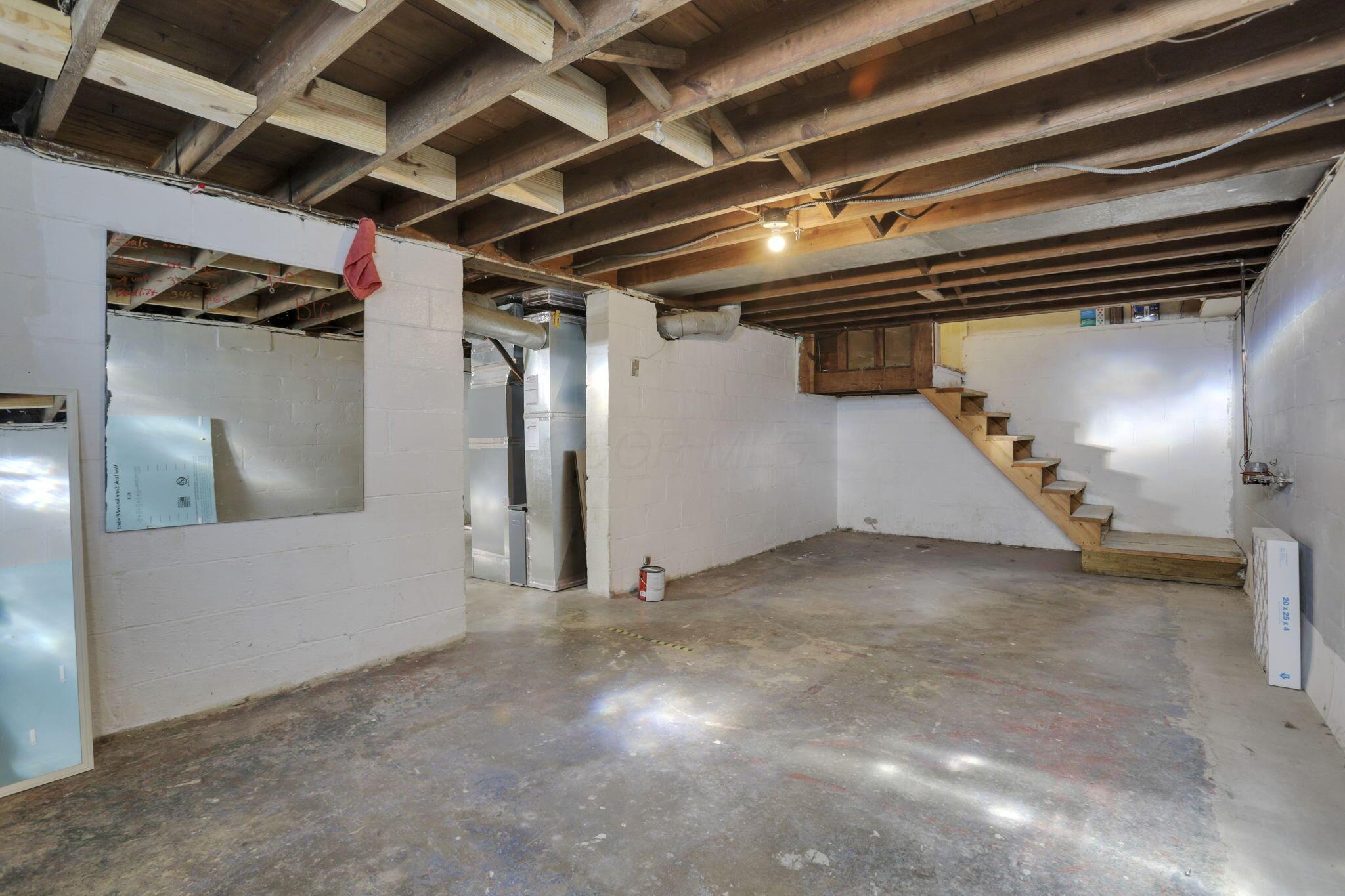 977 Sells Avenue