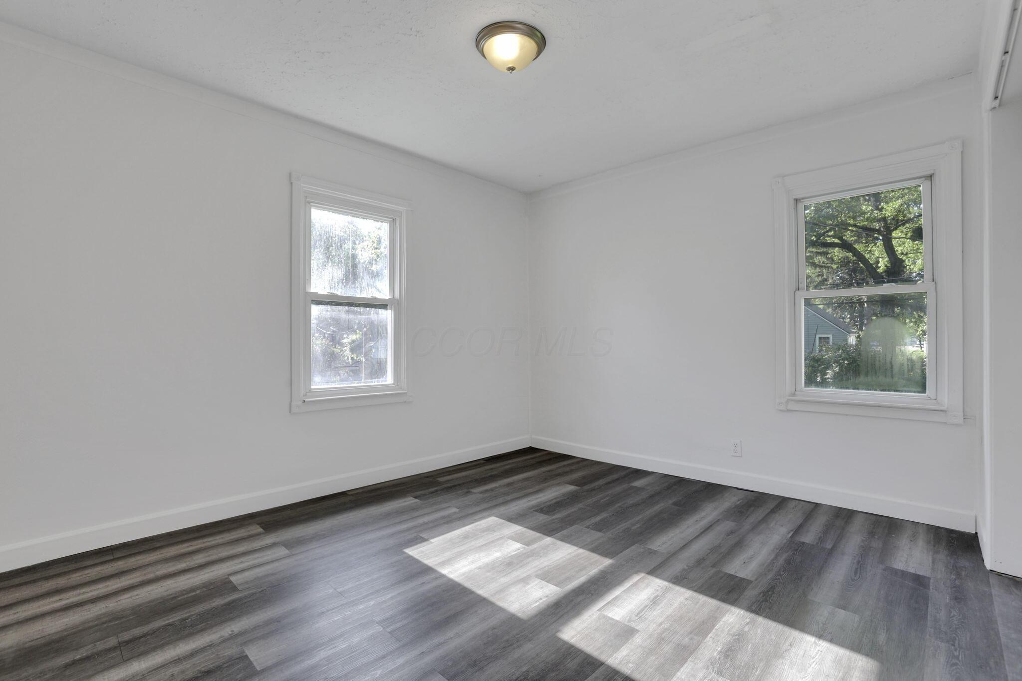 977 Sells Avenue