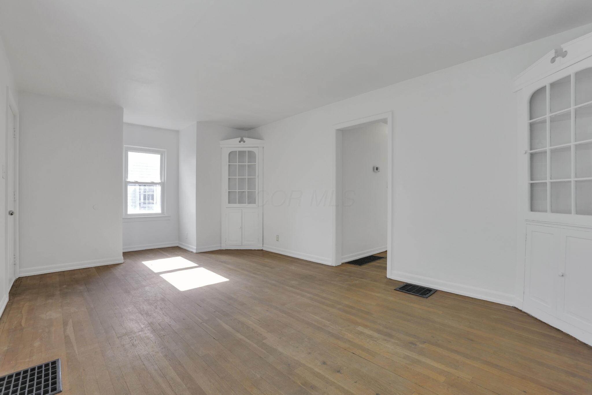 977 Sells Avenue
