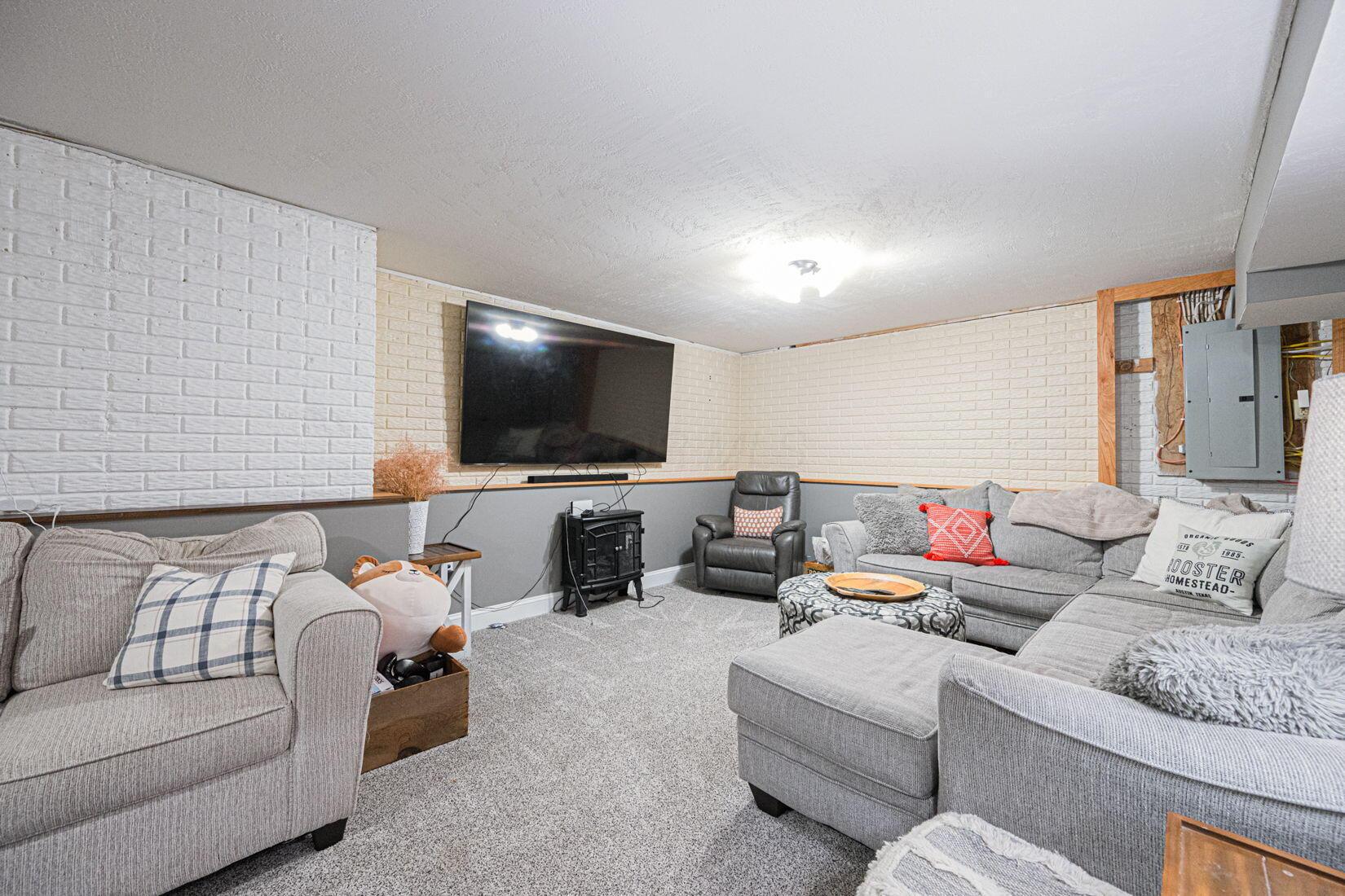 5520 Clover Valley Road