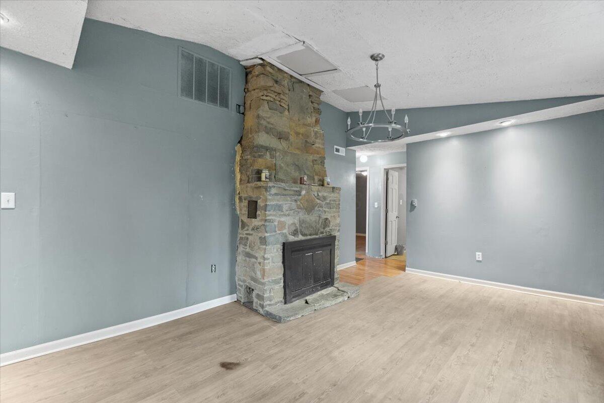 1585 County Road 37