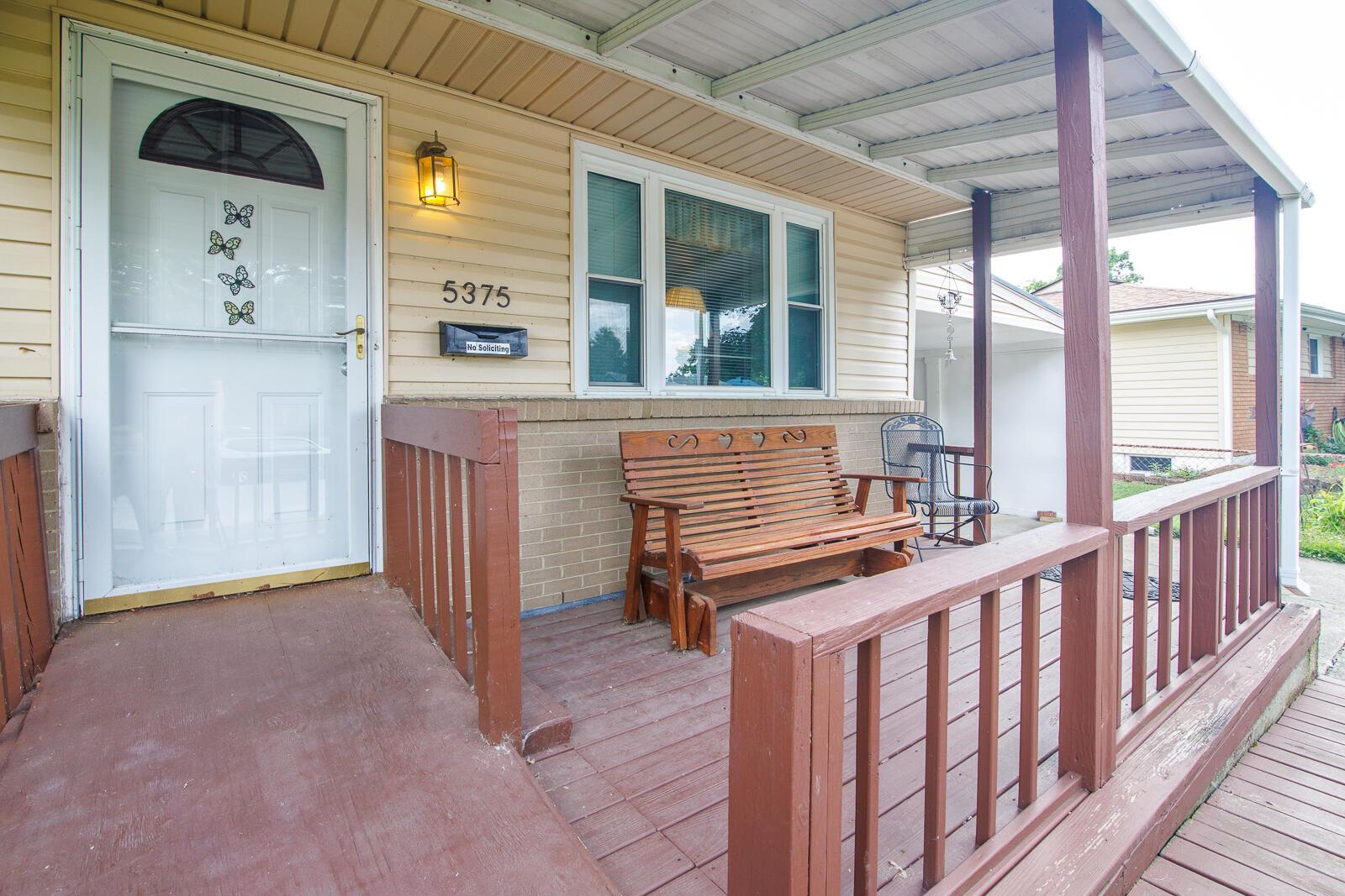 5375 Fullerton Drive
