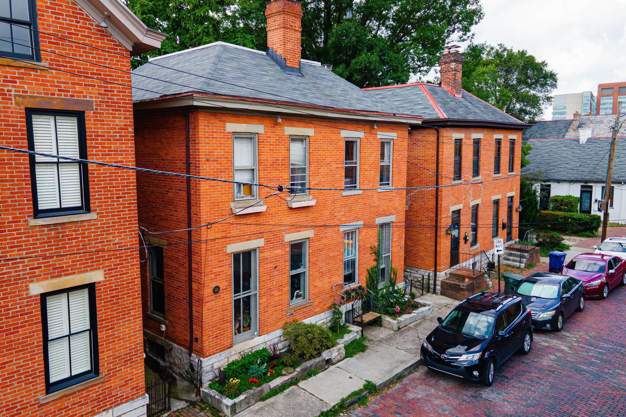 133 E Sycamore Street