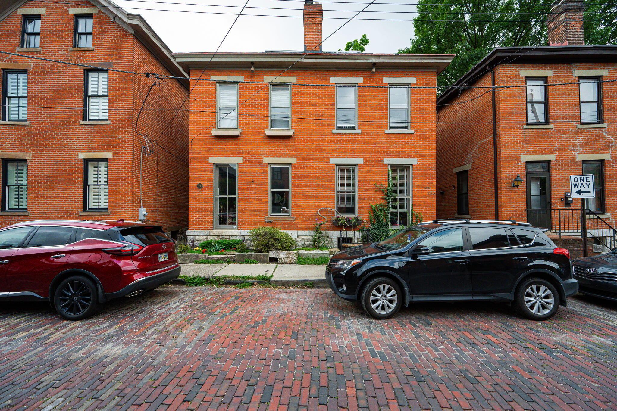 133 E Sycamore Street