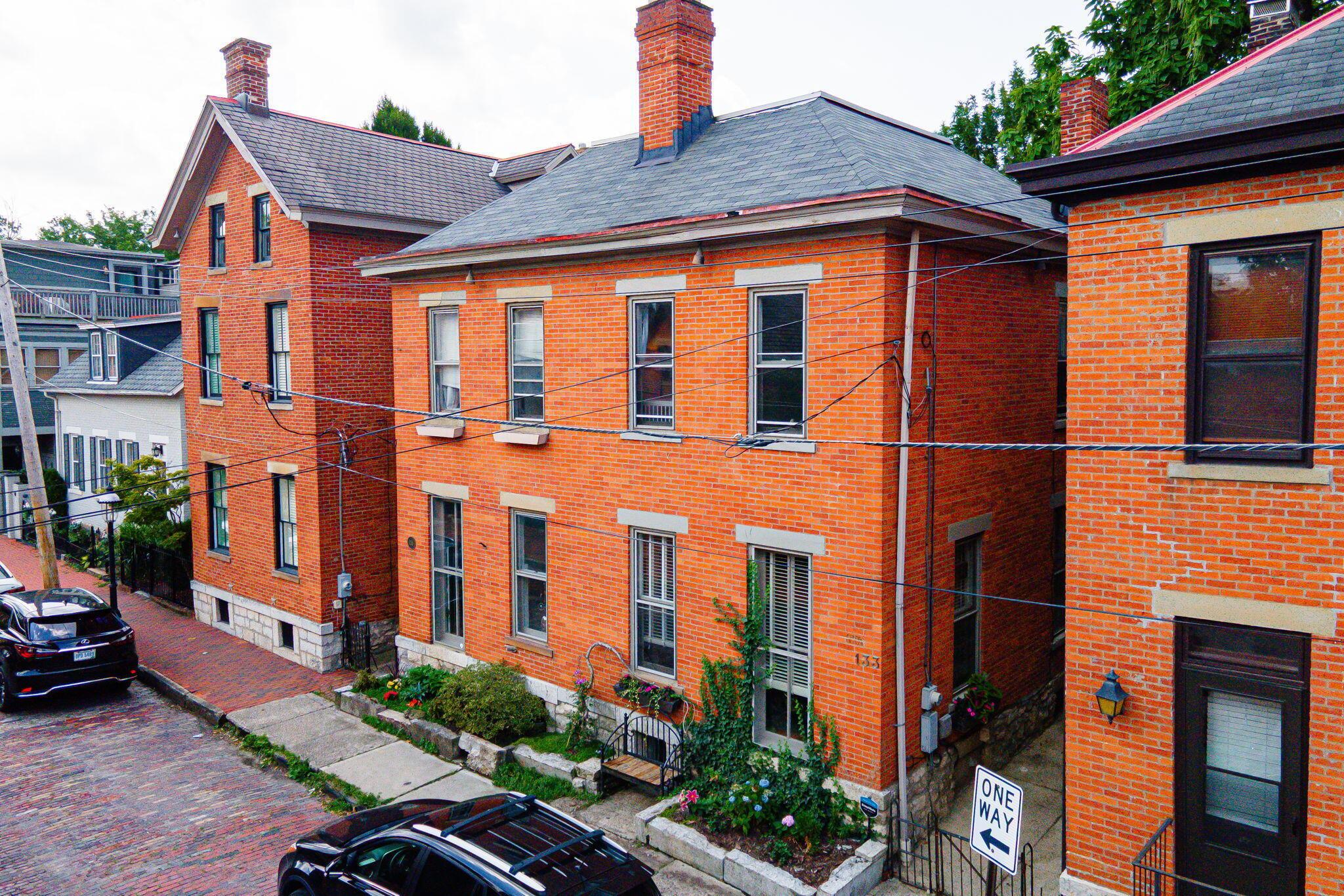 133 E Sycamore Street