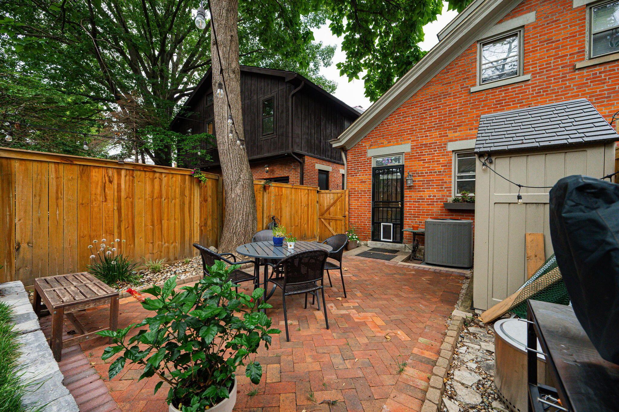 133 E Sycamore Street