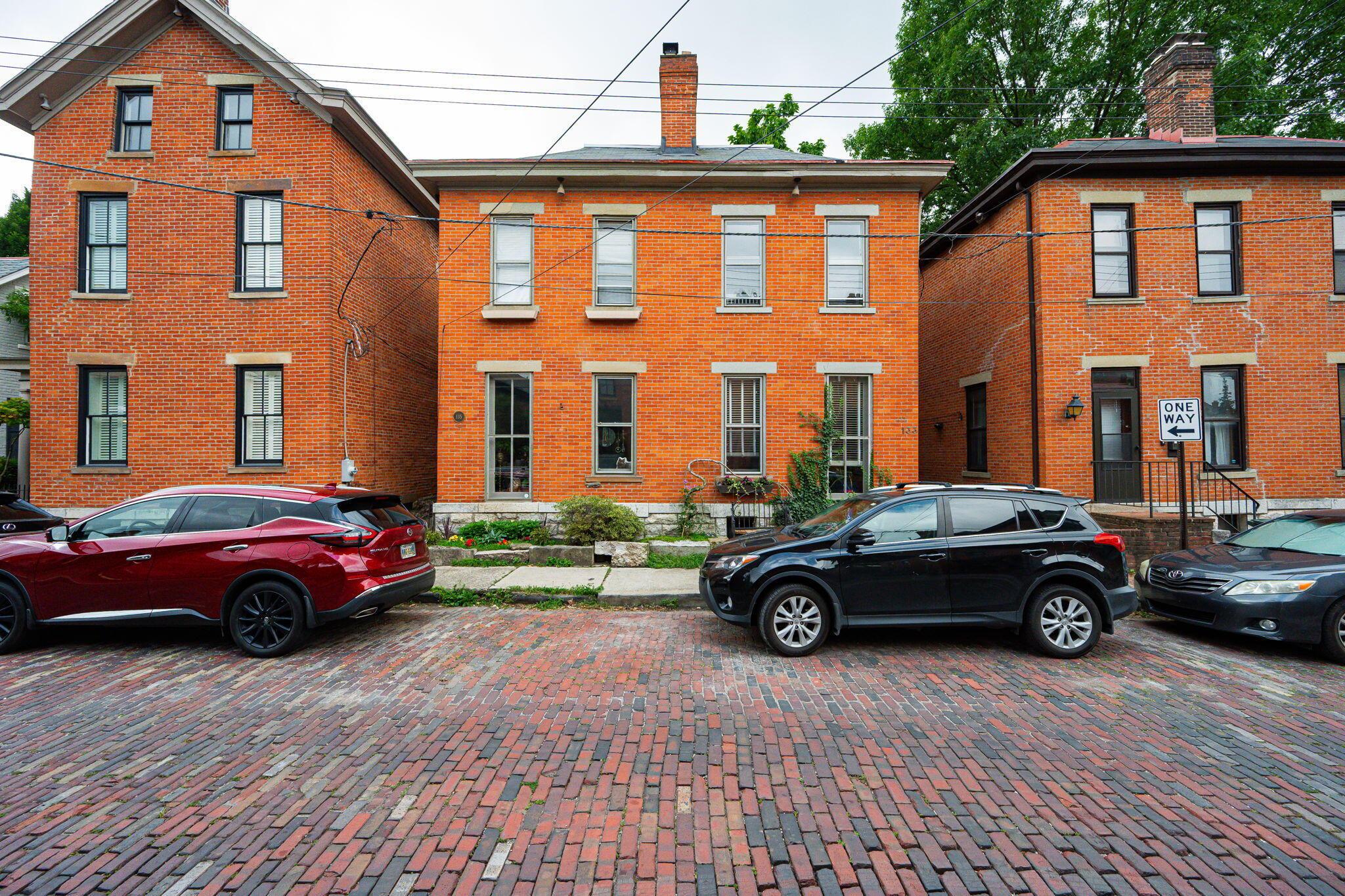 133 E Sycamore Street