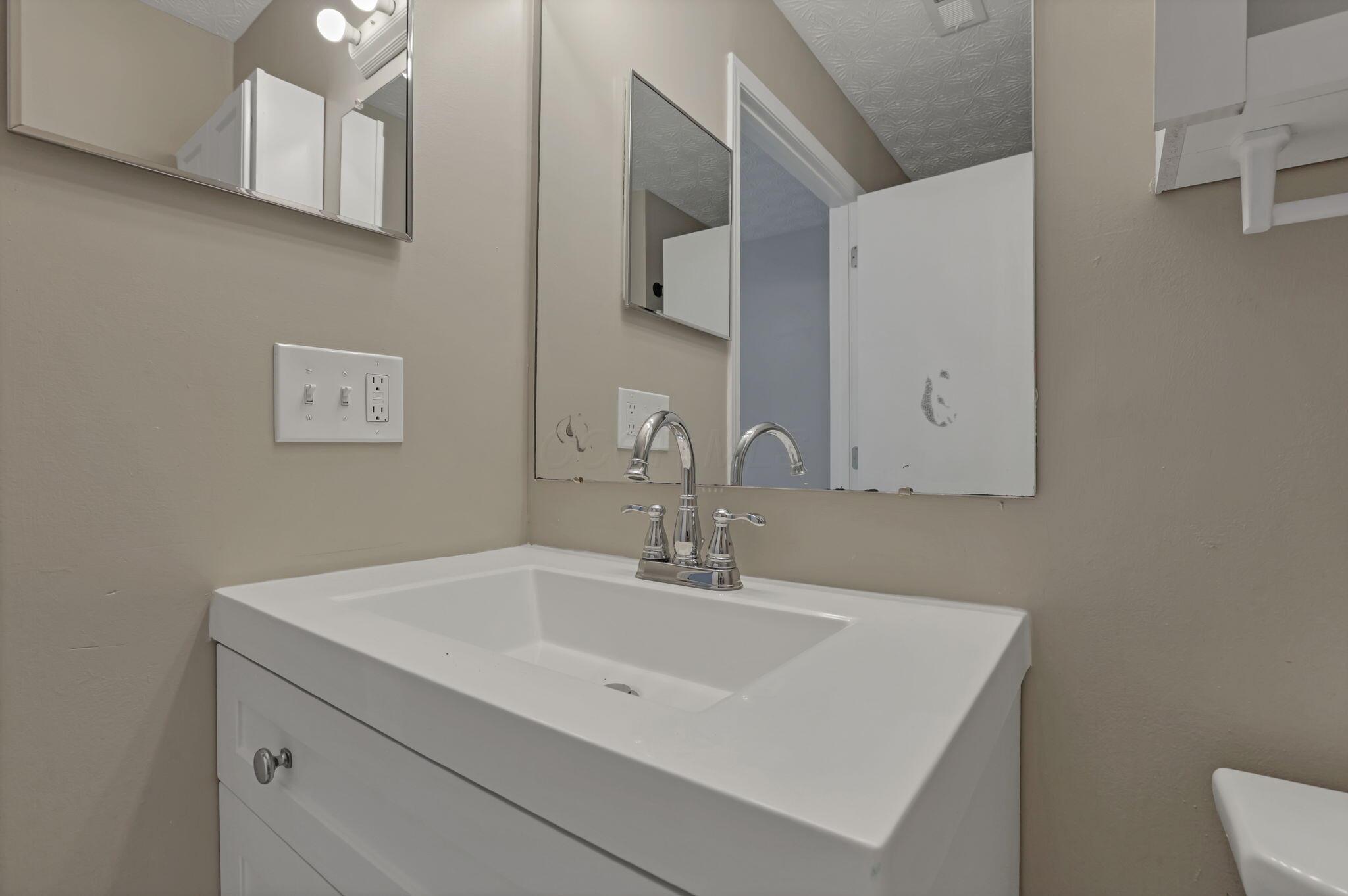 6658 Lagrange Drive, 43E