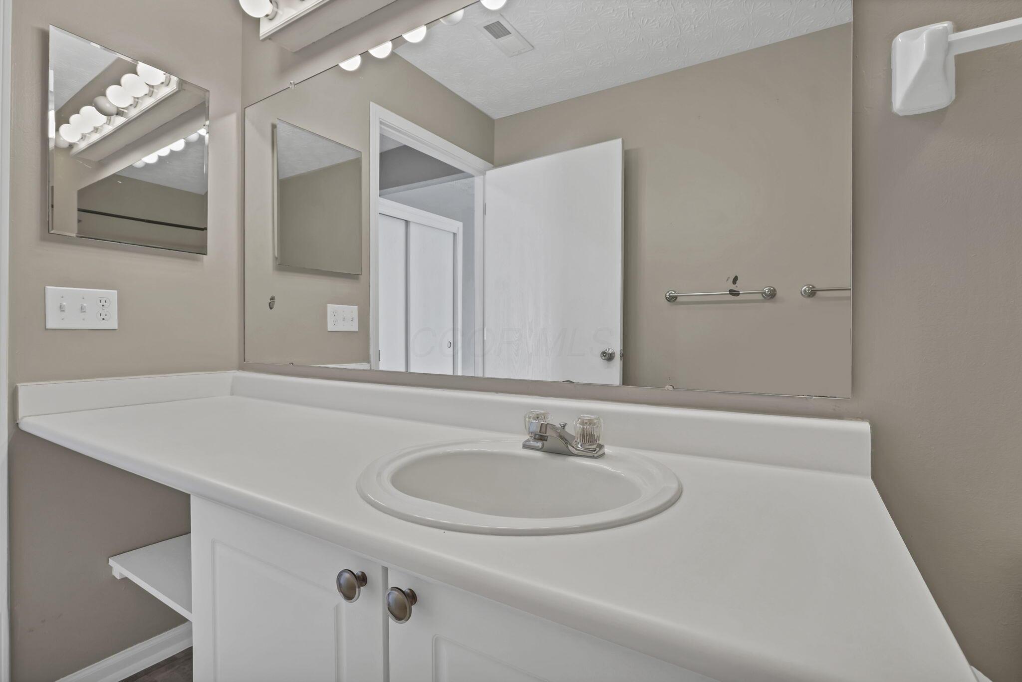 6658 Lagrange Drive, 43E