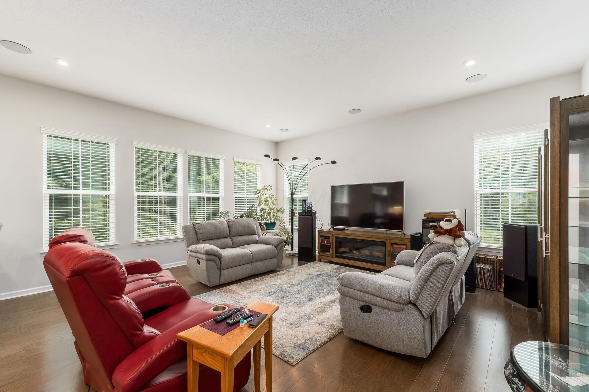 1878 Timber View Court